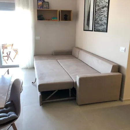 Nik * Sarande